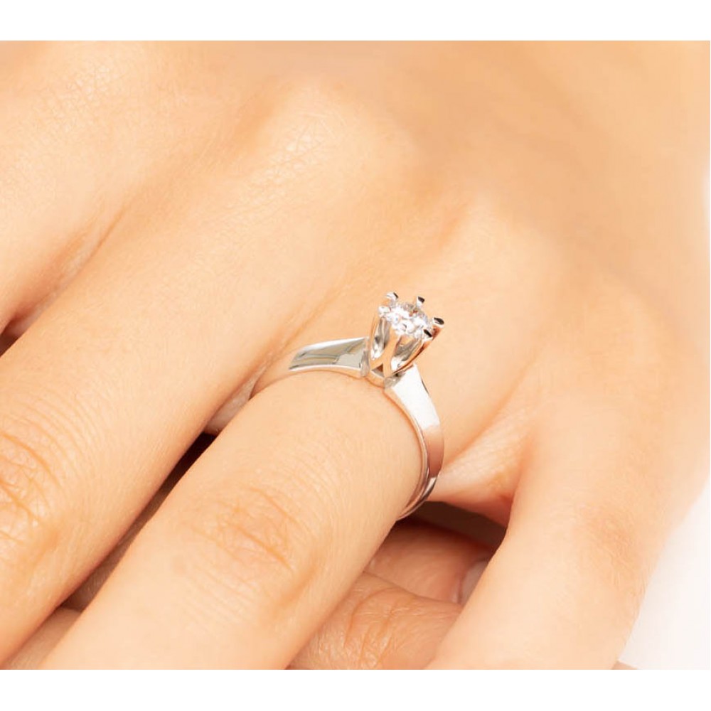 D Renk 0.30 Karat Uluslararası HRD Sertifikalı Tektaş Pırlanta Yüzük