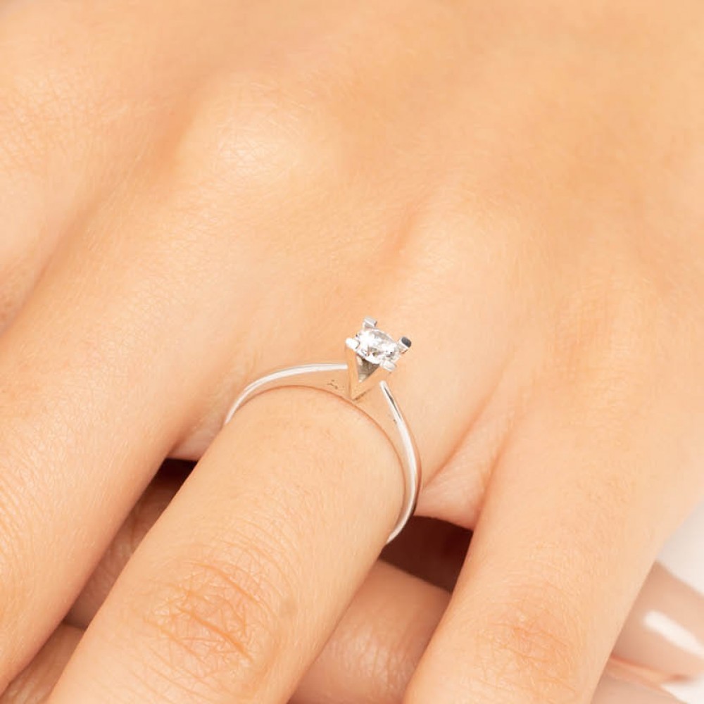 F Renk 0.30 Karat Uluslararası HRD Sertifikalı Tektaş Pırlanta Yüzük