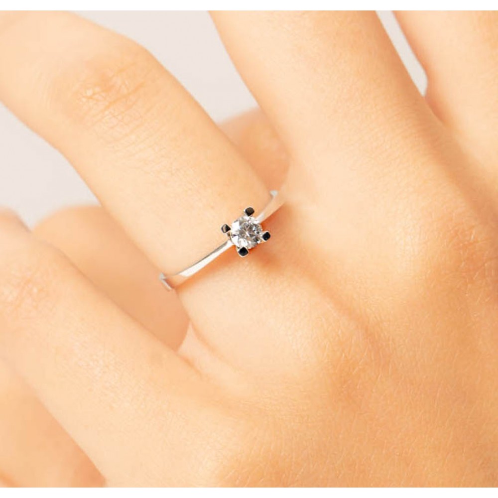 E Renk 0.61 Karat Uluslararası HRD Sertifikalı Tektaş Pırlanta Yüzük