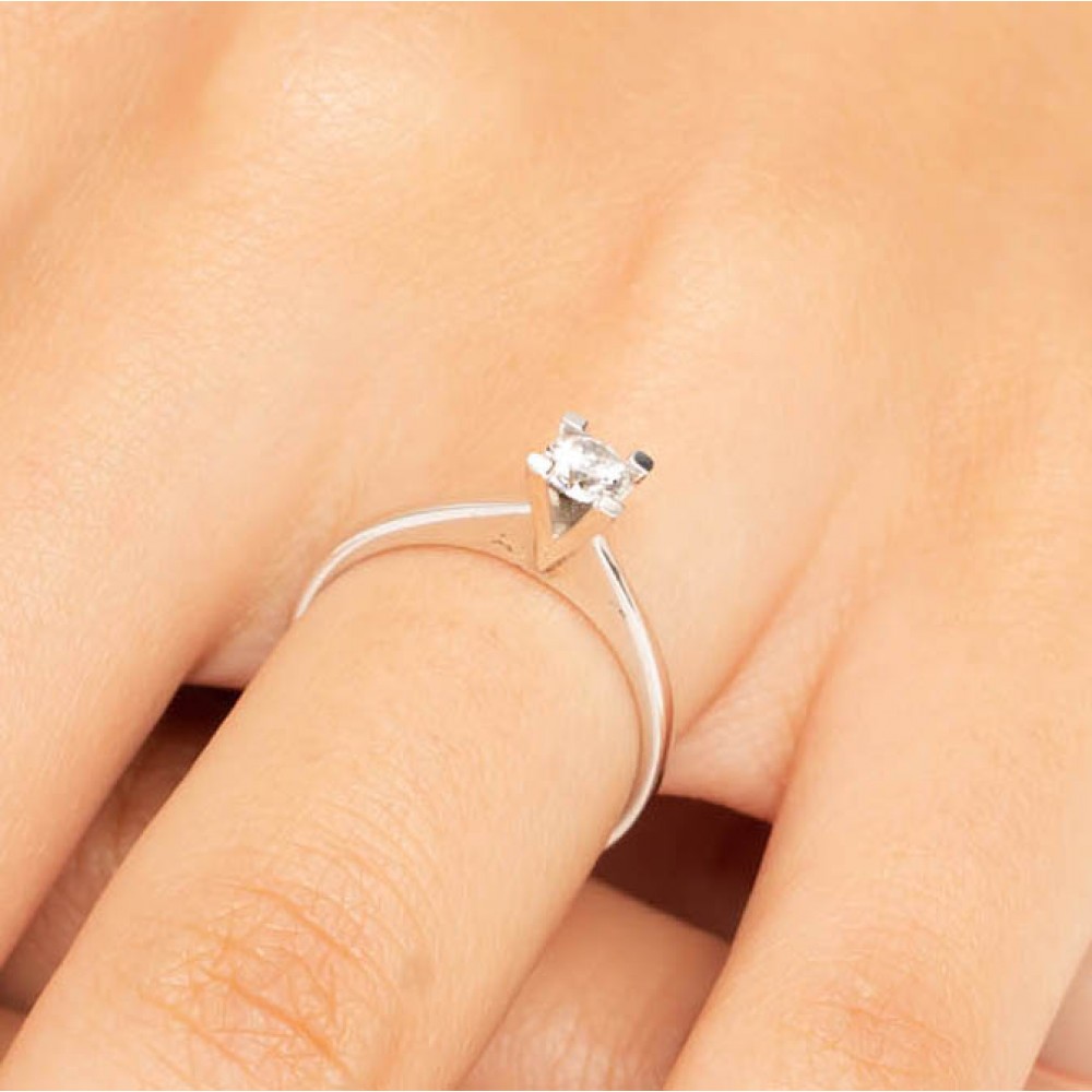 E Renk 0.61 Karat Uluslararası HRD Sertifikalı Tektaş Pırlanta Yüzük