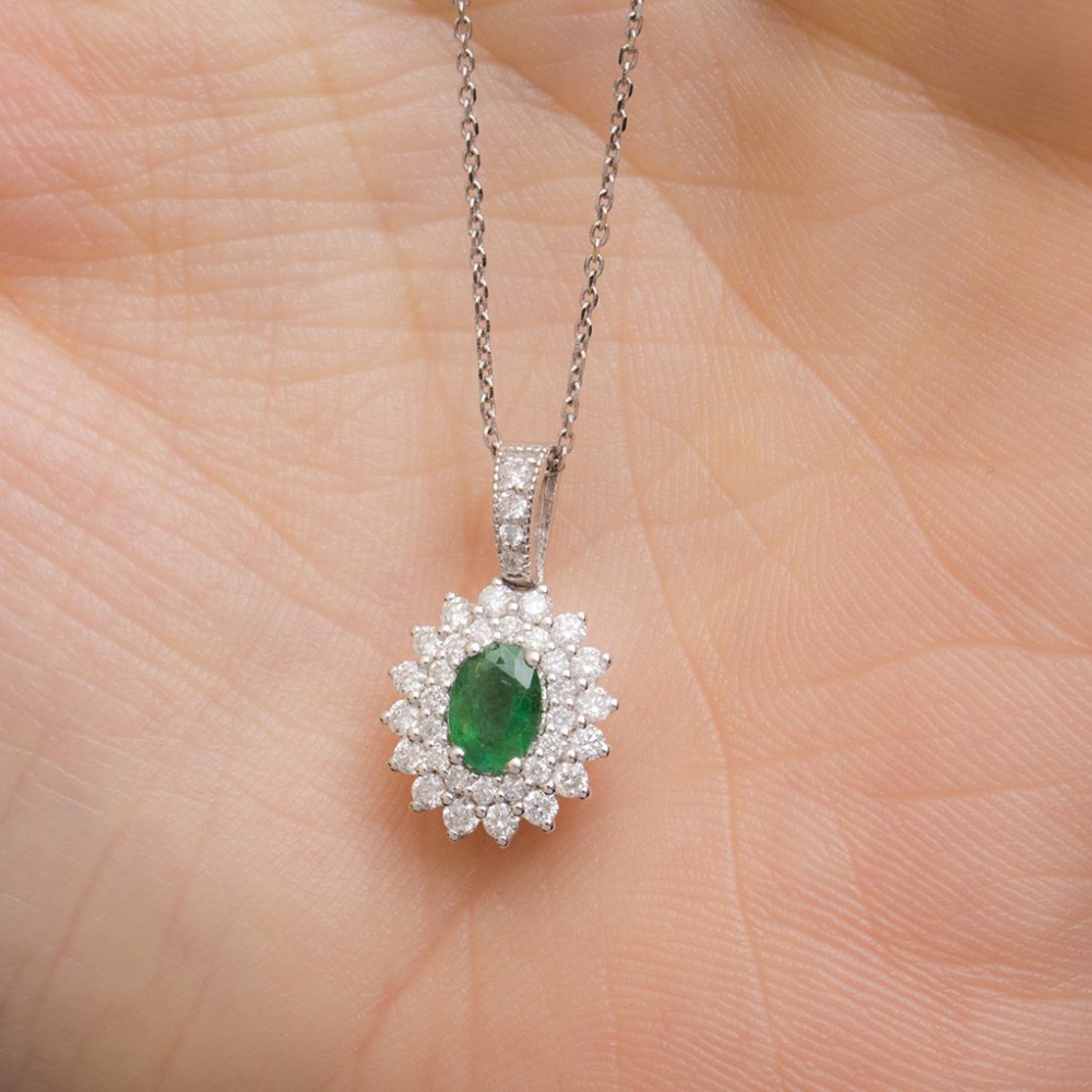 0,83 Karat Pırlantalı Zümrüt Kolye